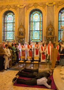 La prostration pendant la litanie des saints